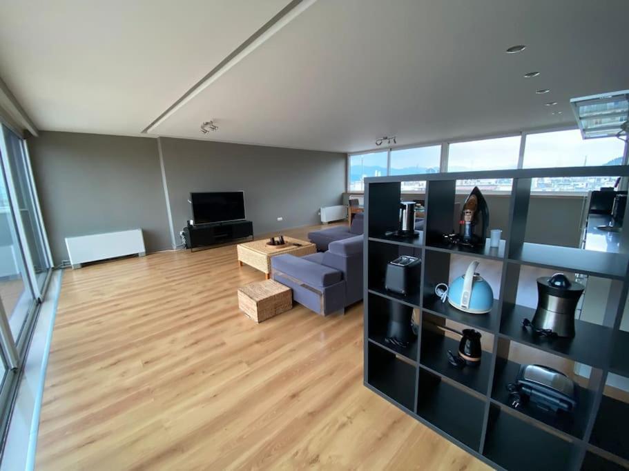 Appartement Luxury Loft By Boy à Patras Extérieur photo